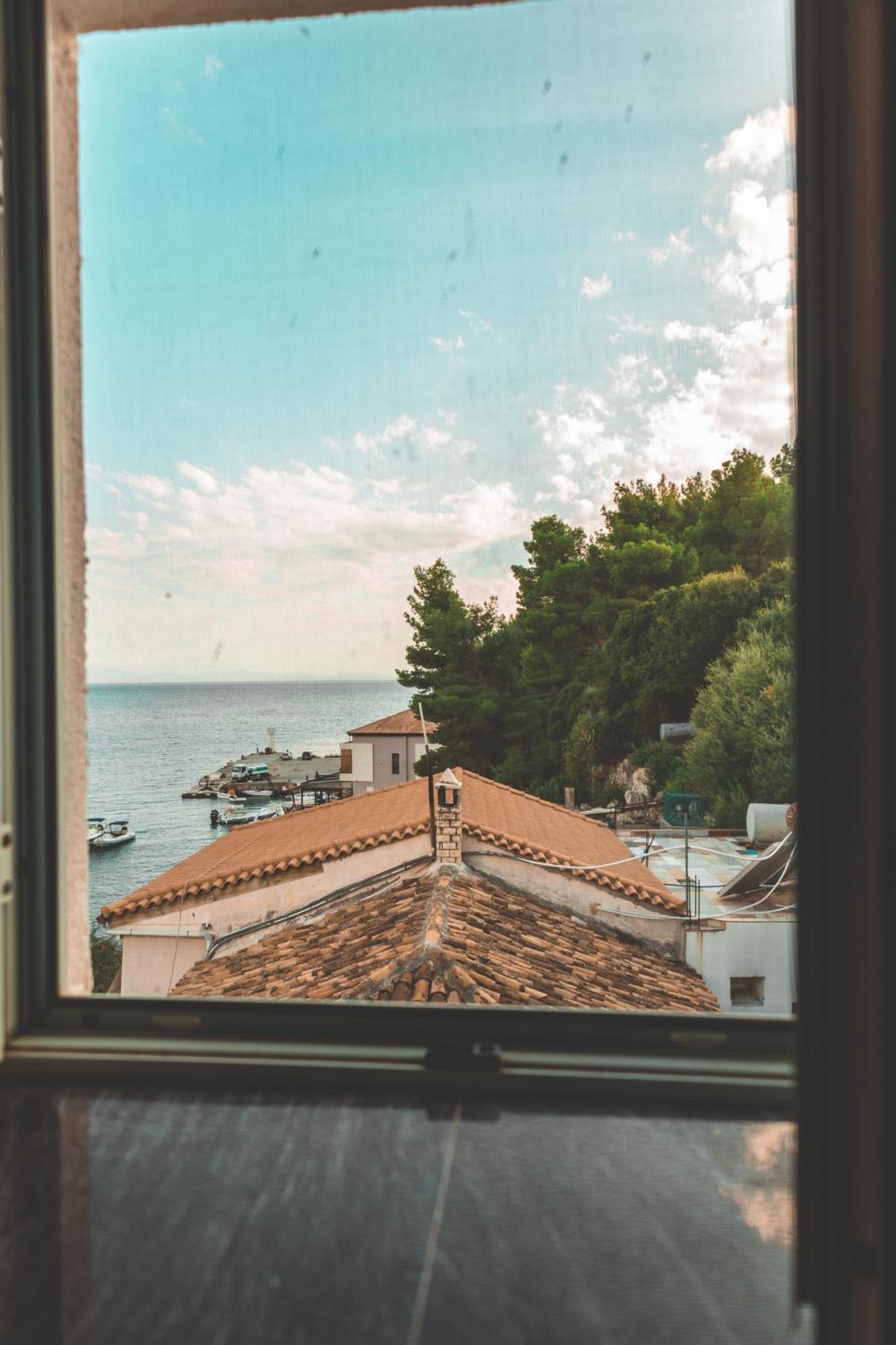 Room With Amazing Sea View Himare Bagian luar foto